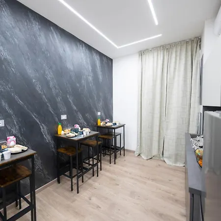 לינה וארוחת בוקר Giulio Cesare Luxury